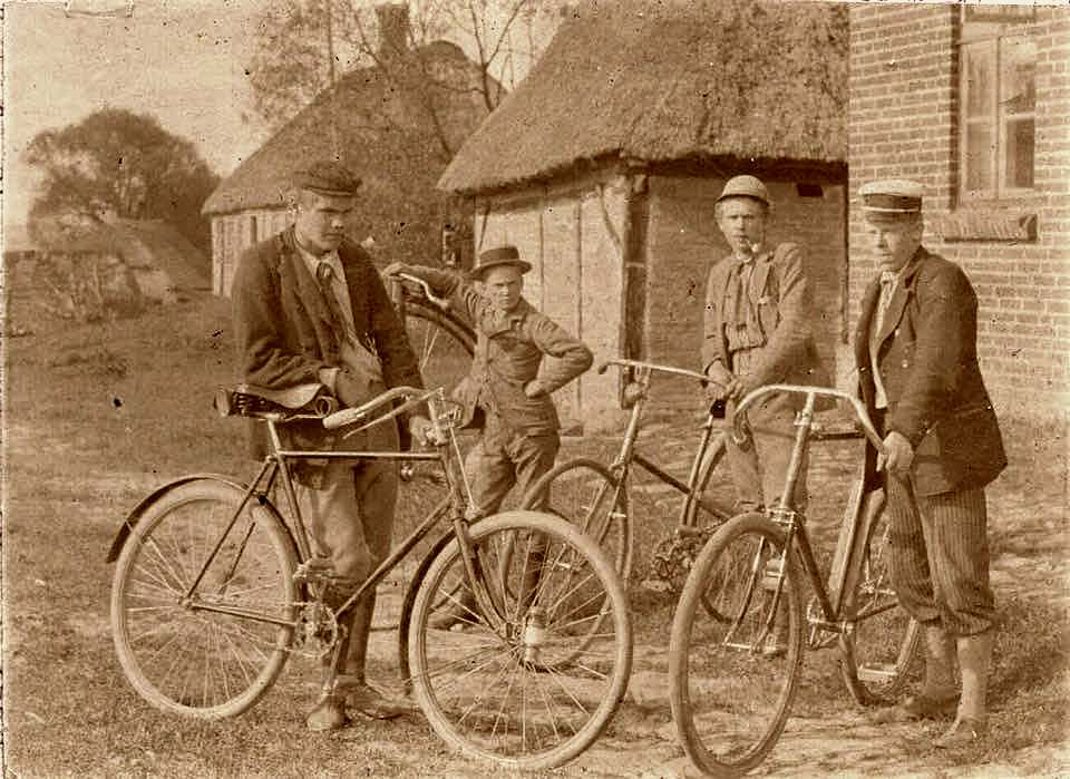 for eksempel dæmning erindringer Cykler - History of photography